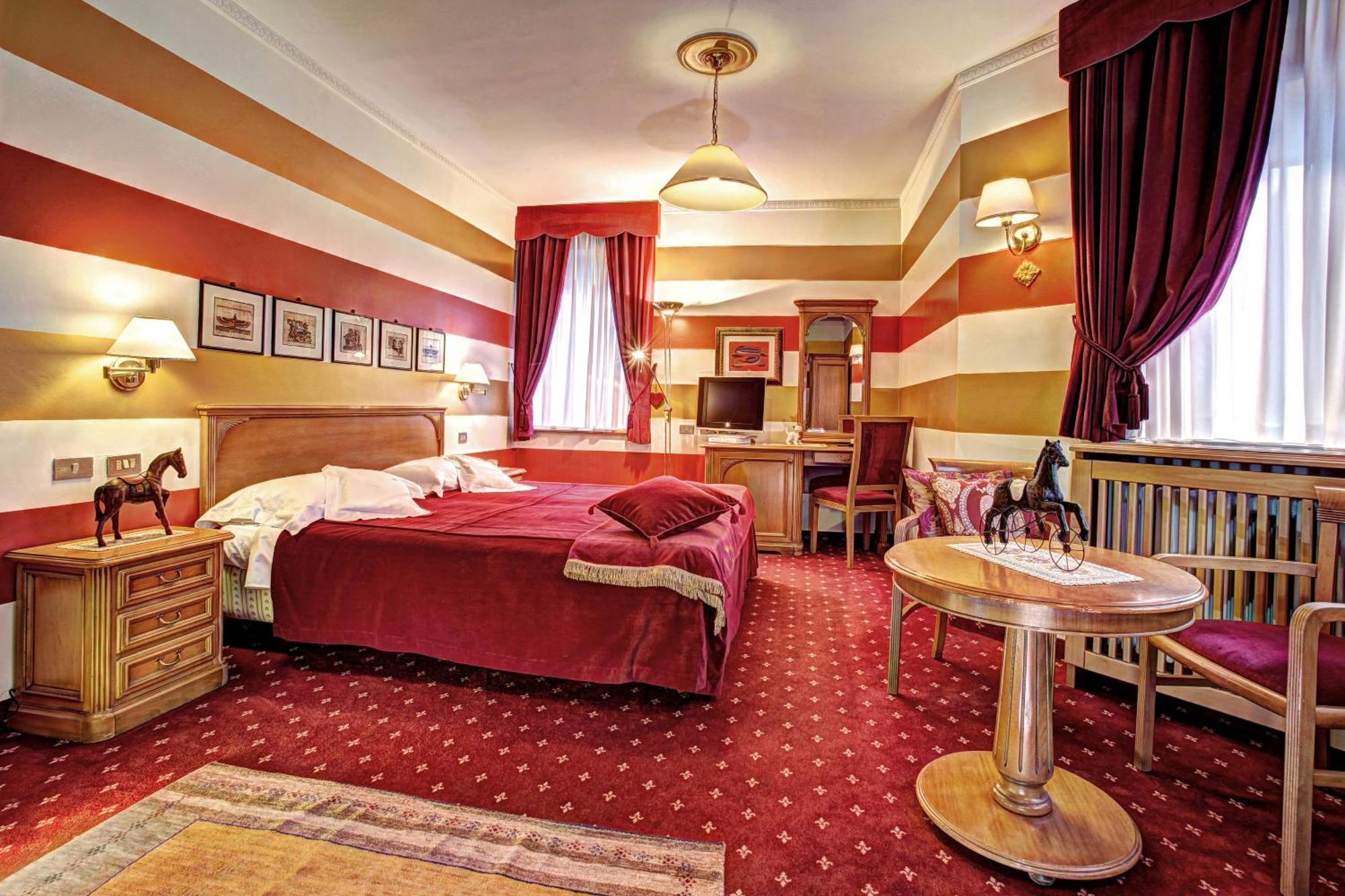 Hotel Regina Сан-Мартино-ди-Кастроцца Экстерьер фото